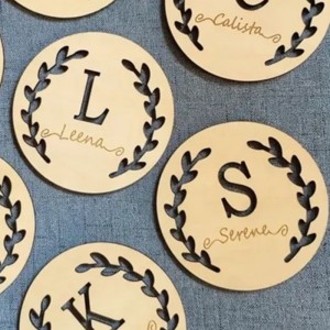 قطعة دائرة خشبية من الخشب الرقائقي المنحوت بالليزر قطعة زخرفية